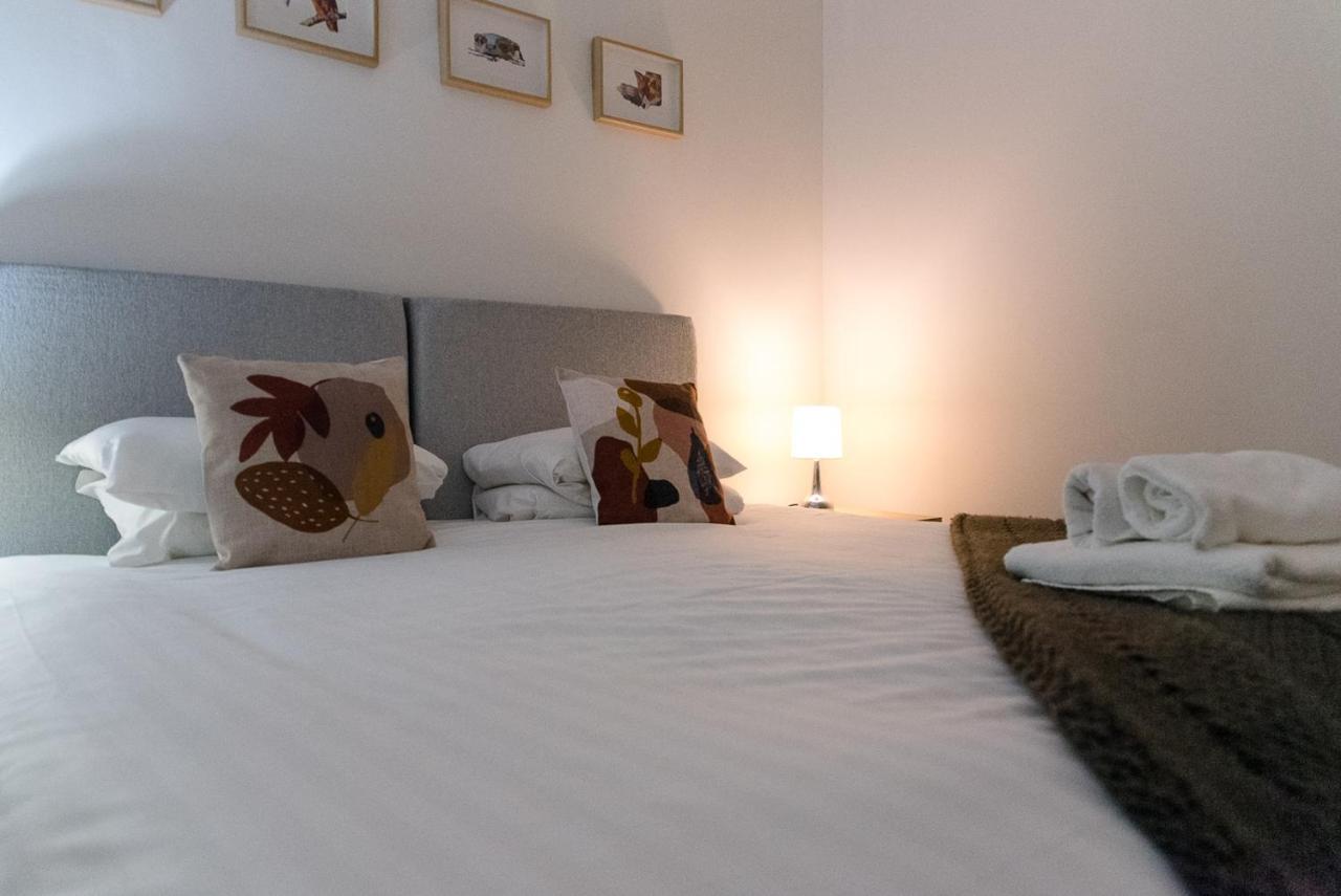 Greenstar Apartments - 2 Minute Walk Away Into City Centre - 6 Individual Flats - Next To Abertay University - 1 Bed 2 Bed & 3 Bedroom Flats - Fully Equipped - Short - Mid - Long Stays Welcome Данди Экстерьер фото