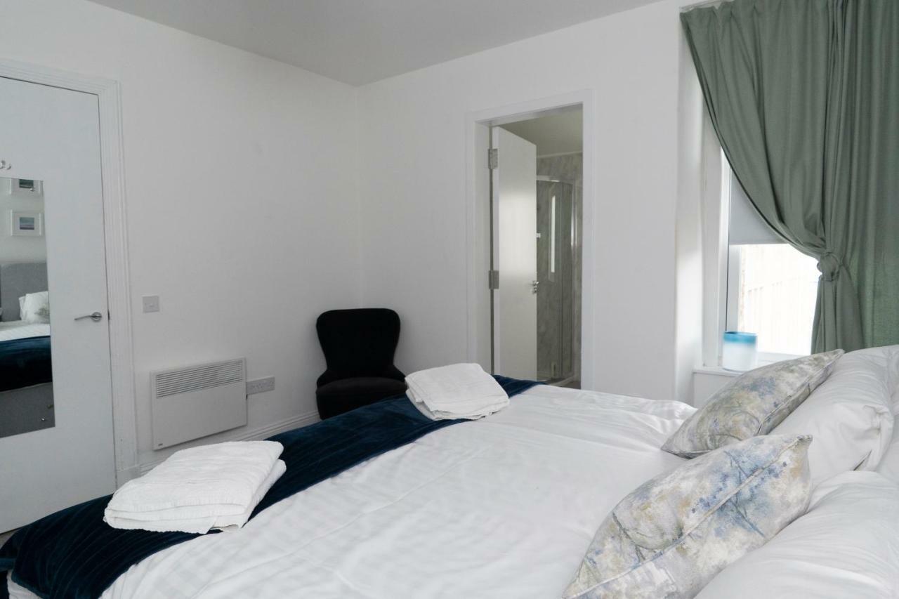 Greenstar Apartments - 2 Minute Walk Away Into City Centre - 6 Individual Flats - Next To Abertay University - 1 Bed 2 Bed & 3 Bedroom Flats - Fully Equipped - Short - Mid - Long Stays Welcome Данди Экстерьер фото