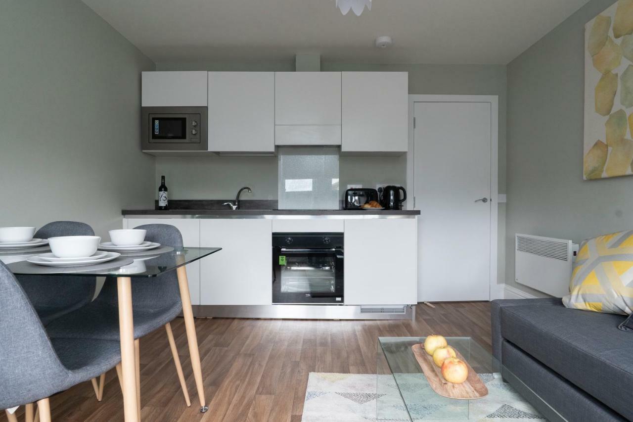 Greenstar Apartments - 2 Minute Walk Away Into City Centre - 6 Individual Flats - Next To Abertay University - 1 Bed 2 Bed & 3 Bedroom Flats - Fully Equipped - Short - Mid - Long Stays Welcome Данди Экстерьер фото