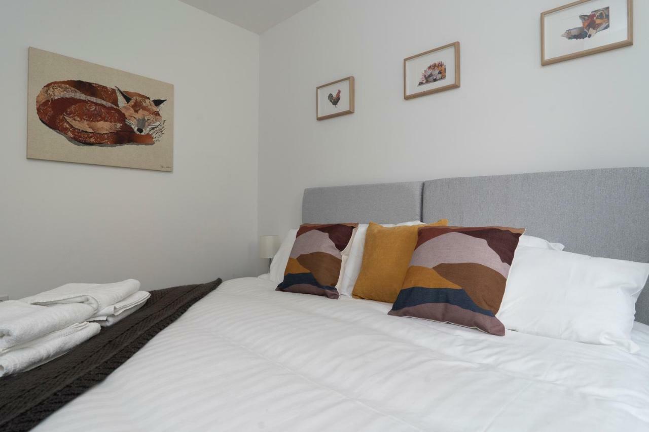 Greenstar Apartments - 2 Minute Walk Away Into City Centre - 6 Individual Flats - Next To Abertay University - 1 Bed 2 Bed & 3 Bedroom Flats - Fully Equipped - Short - Mid - Long Stays Welcome Данди Экстерьер фото