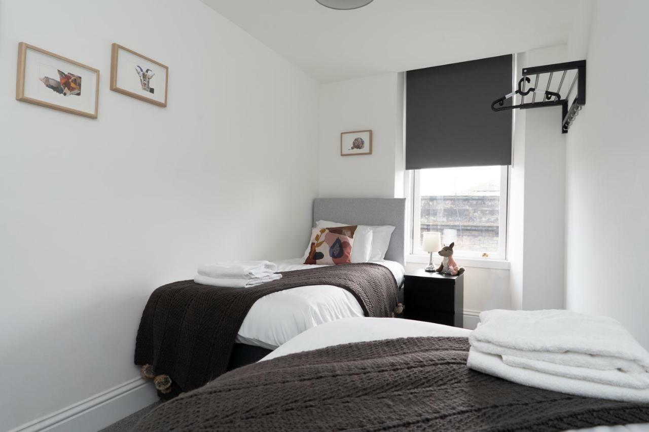 Greenstar Apartments - 2 Minute Walk Away Into City Centre - 6 Individual Flats - Next To Abertay University - 1 Bed 2 Bed & 3 Bedroom Flats - Fully Equipped - Short - Mid - Long Stays Welcome Данди Экстерьер фото