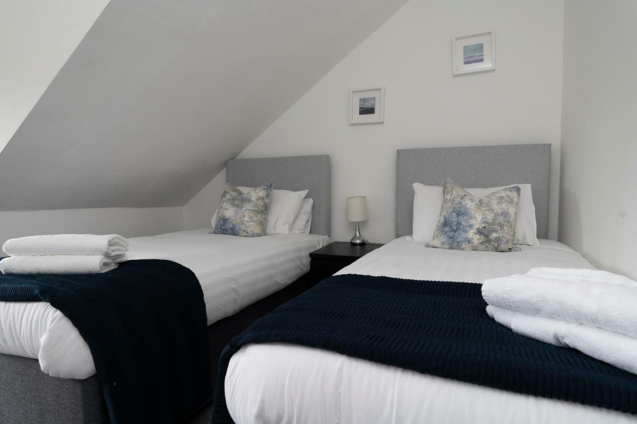 Greenstar Apartments - 2 Minute Walk Away Into City Centre - 6 Individual Flats - Next To Abertay University - 1 Bed 2 Bed & 3 Bedroom Flats - Fully Equipped - Short - Mid - Long Stays Welcome Данди Экстерьер фото